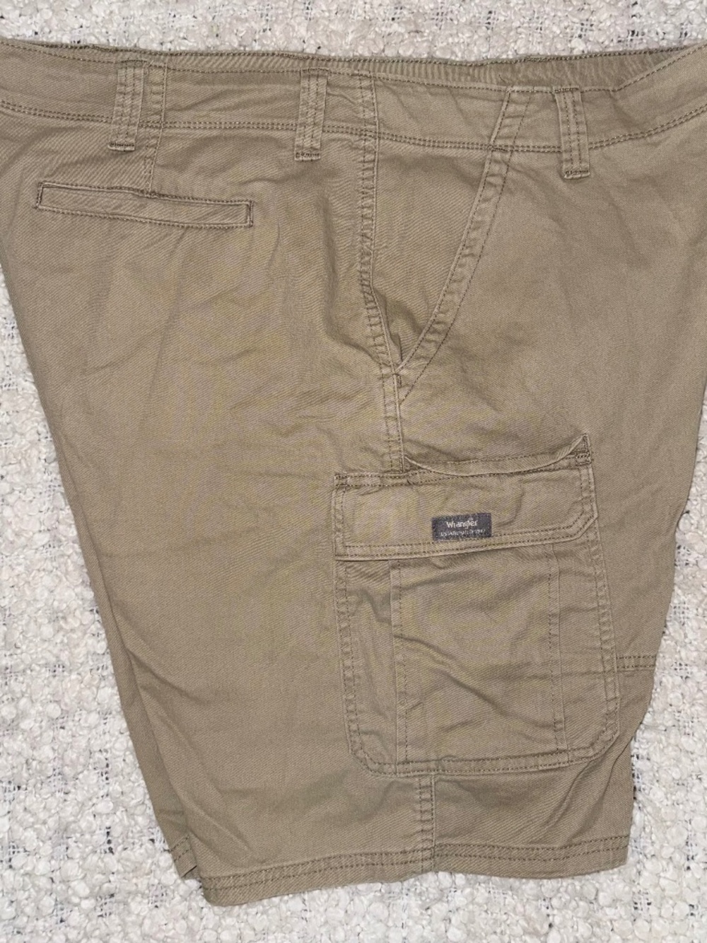 Wrangler Relaxed Fit Cargo Shorts Men’s 40 x 10 Khaki Tan Utility